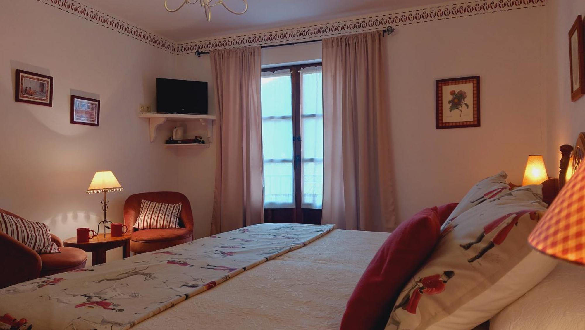 Picos De Europa Suites And Rooms Turieno Ngoại thất bức ảnh