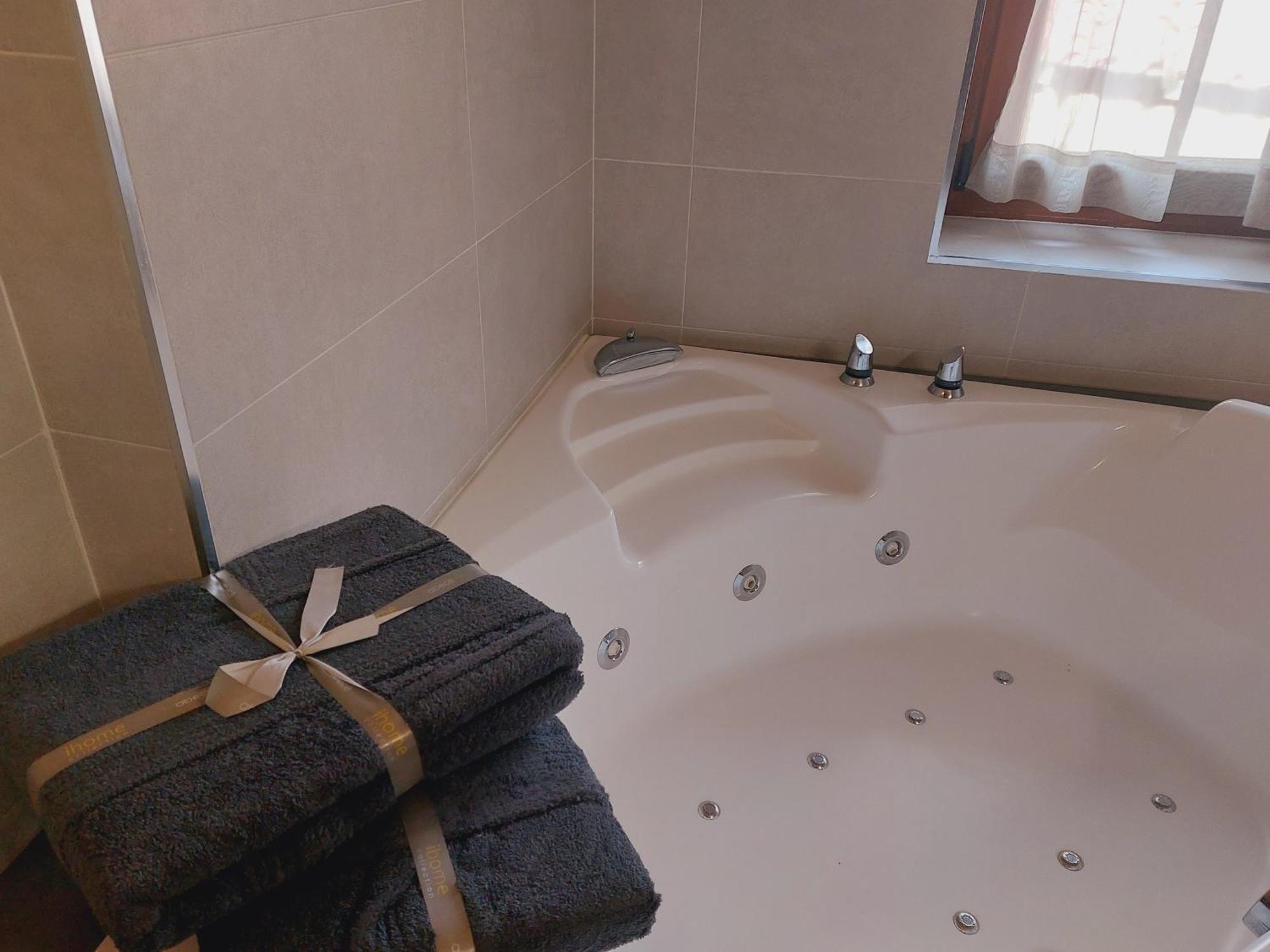 Picos De Europa Suites And Rooms Turieno Ngoại thất bức ảnh