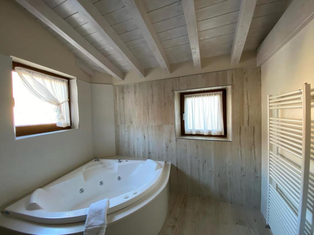 Picos De Europa Suites And Rooms Turieno Ngoại thất bức ảnh