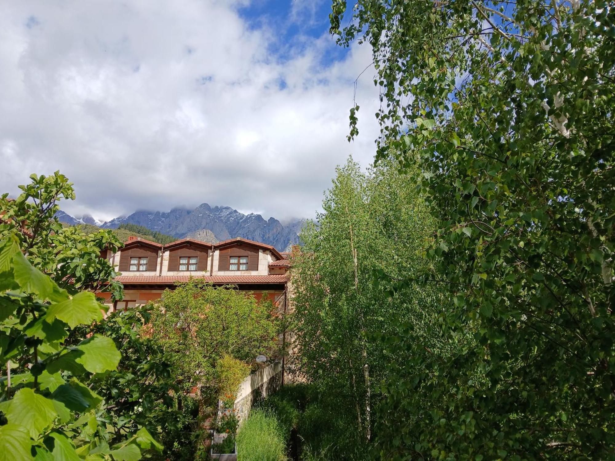 Picos De Europa Suites And Rooms Turieno Ngoại thất bức ảnh