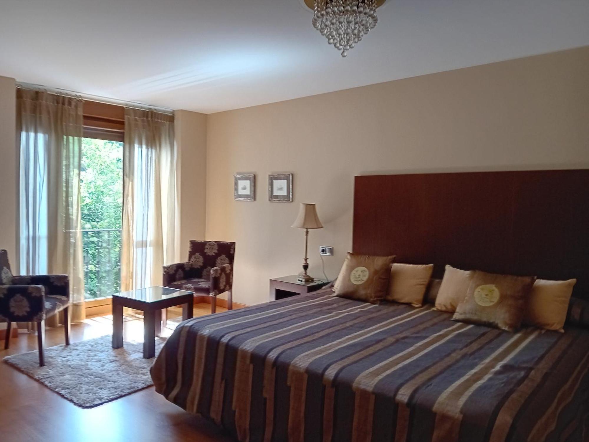 Picos De Europa Suites And Rooms Turieno Ngoại thất bức ảnh